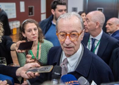 Feltri: “Non ho problemi a dire quanto guadagno al mese”. Cifra spaventosa