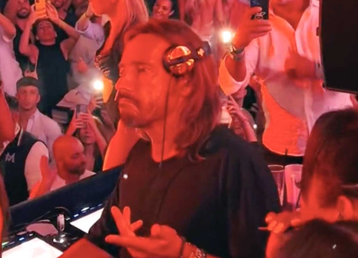 “Vesuvio Erutta” in discoteca a Roma: ma Bob Sinclar non ci sta e protesta “Vesuvio Erutta” in discoteca a Roma: ma Bob Sinclar non ci sta e protesta
