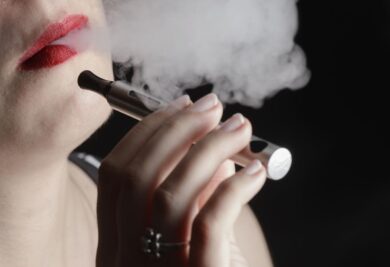 Sigarette elettroniche, pericolo serio: con le usa e getta salute a rischio