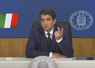 Pnrr, modificati dieci obiettivi su 27 della quarta rata. L’annuncio di Fitto