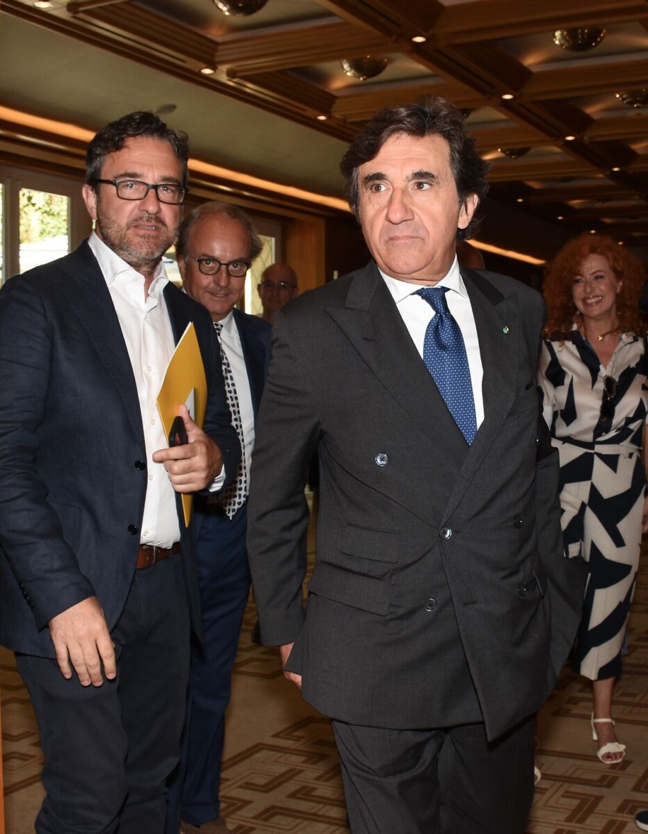 LA7 presentazione programmi con Urbano Cairo LA7 presentazione programmi con Urbano Cairo