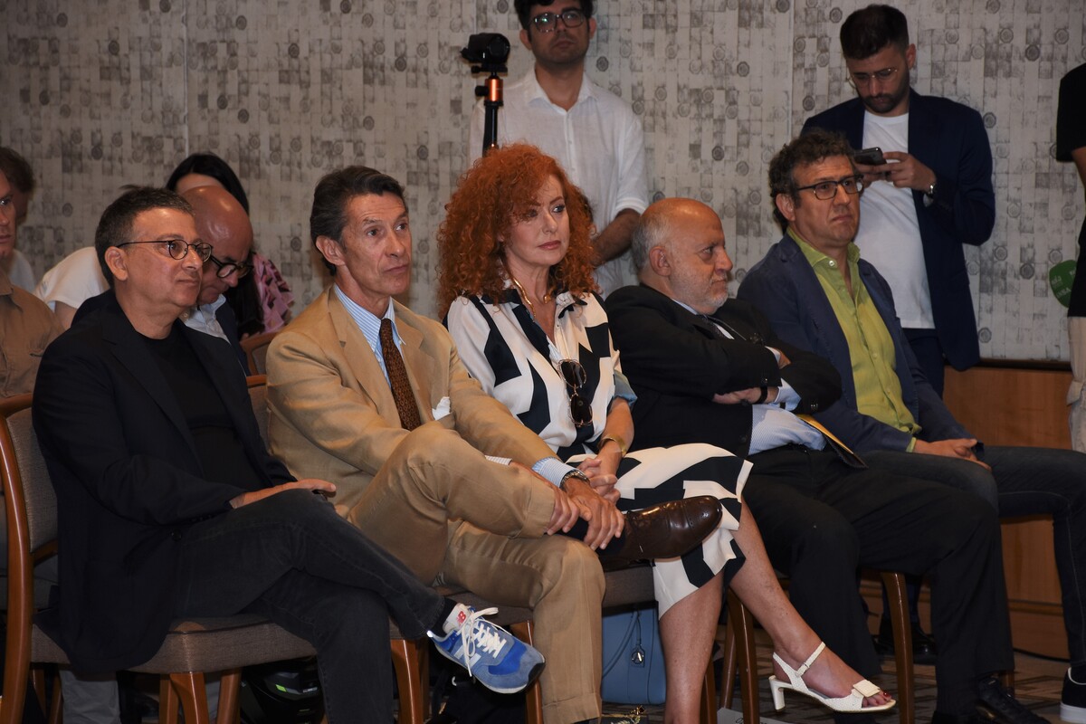 LA7 presentazione programmi con Urbano Cairo LA7 presentazione programmi con Urbano Cairo