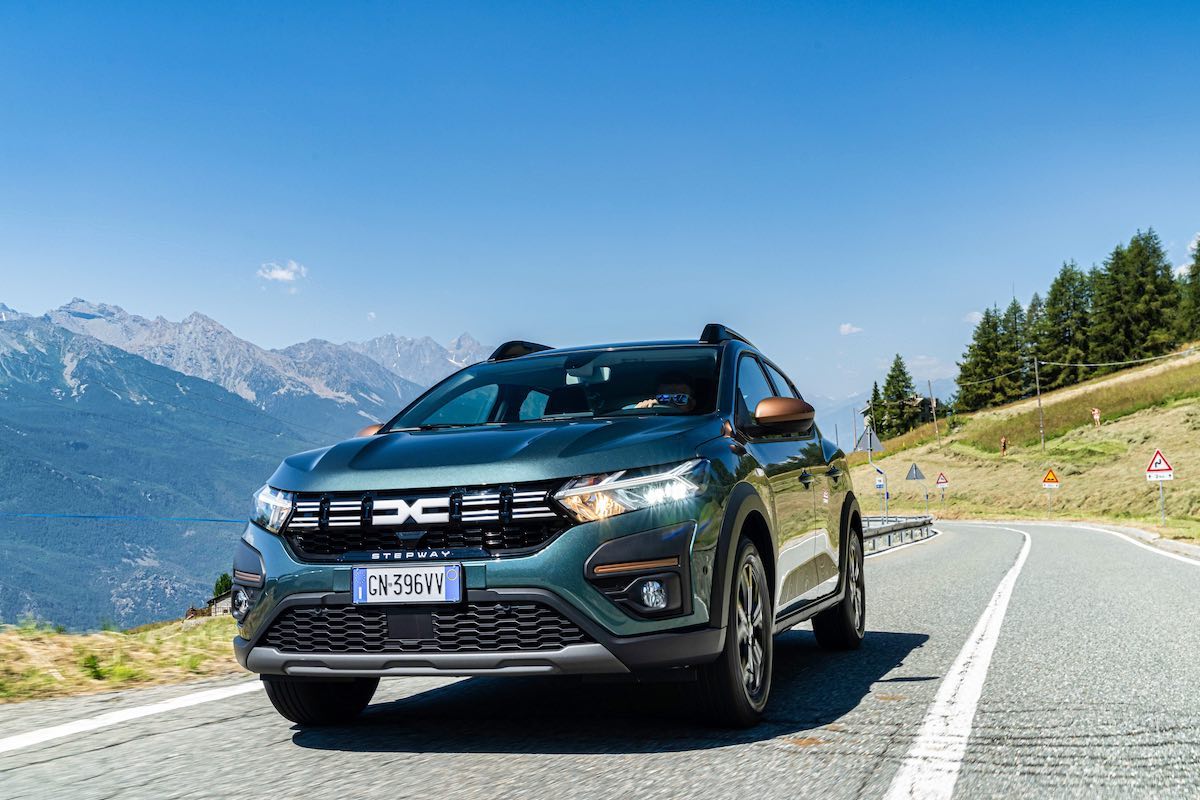 Dacia leader nelle vendite mercato auto privati in Italia Dacia leader nelle vendite mercato auto privati in Italia