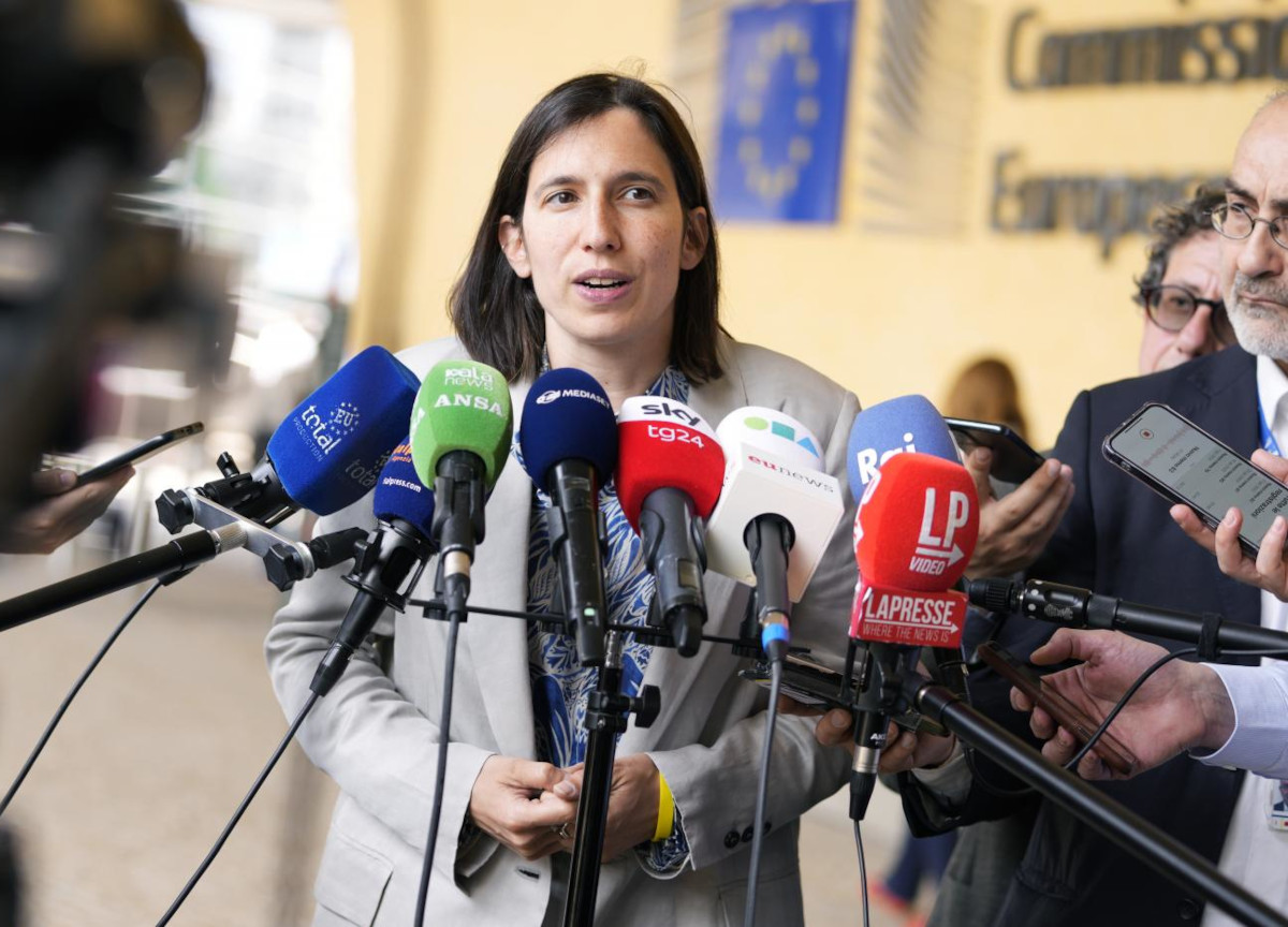 Armi con i soldi del Pnrr? Il Pd vota sì a Bruxelles e sbugiarda se stesso