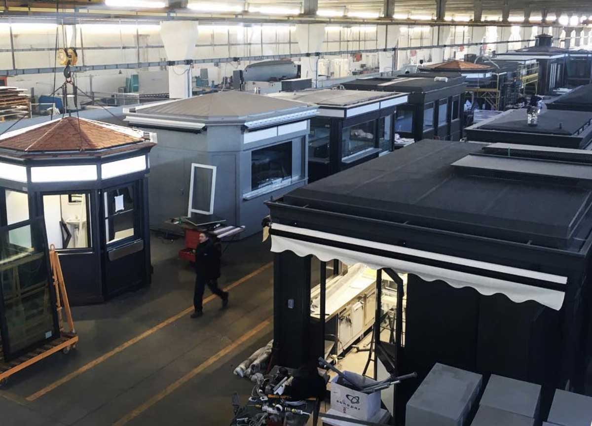 Trafalgar Square, il chiosco che guarda l’ammiraglio Nelson parla romano