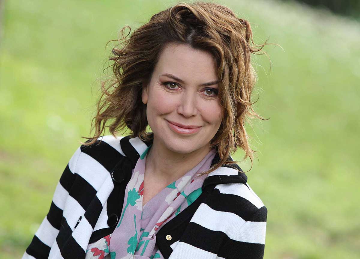 Sabina Guzzanti torna a ruggire: 60 anni e una seconda vita sulla cresta