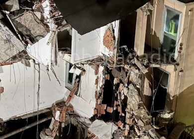 Milano, crolla una palazzina di tre piani in Porta Romana. FOTO