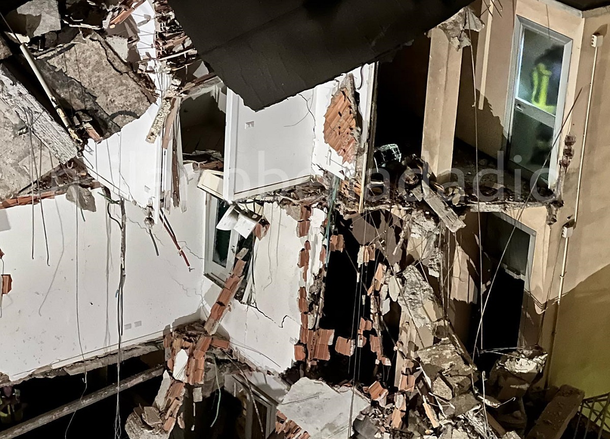 Milano, crolla una palazzina di tre piani in Porta Romana. FOTO Milano, crolla una palazzina di tre piani in Porta Romana. FOTO