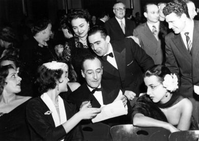 Morte, filosofia e ironia: ecco ‘A livella, la poesia più amata di Totò