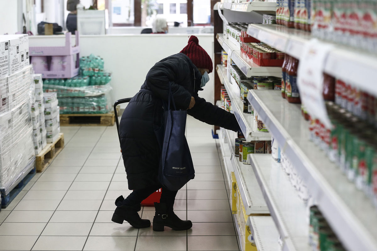 Trentamila poveri sfamati dalla Caritas: in arrivo i buoni spesa da 25 euro Trentamila poveri sfamati dalla Caritas: in arrivo i buoni spesa da 25 euro