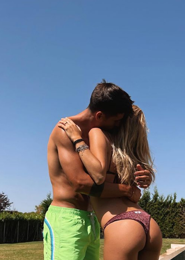 Morata all’Inter e Alice Campello festeggia: donna da copertina! (Le foto)