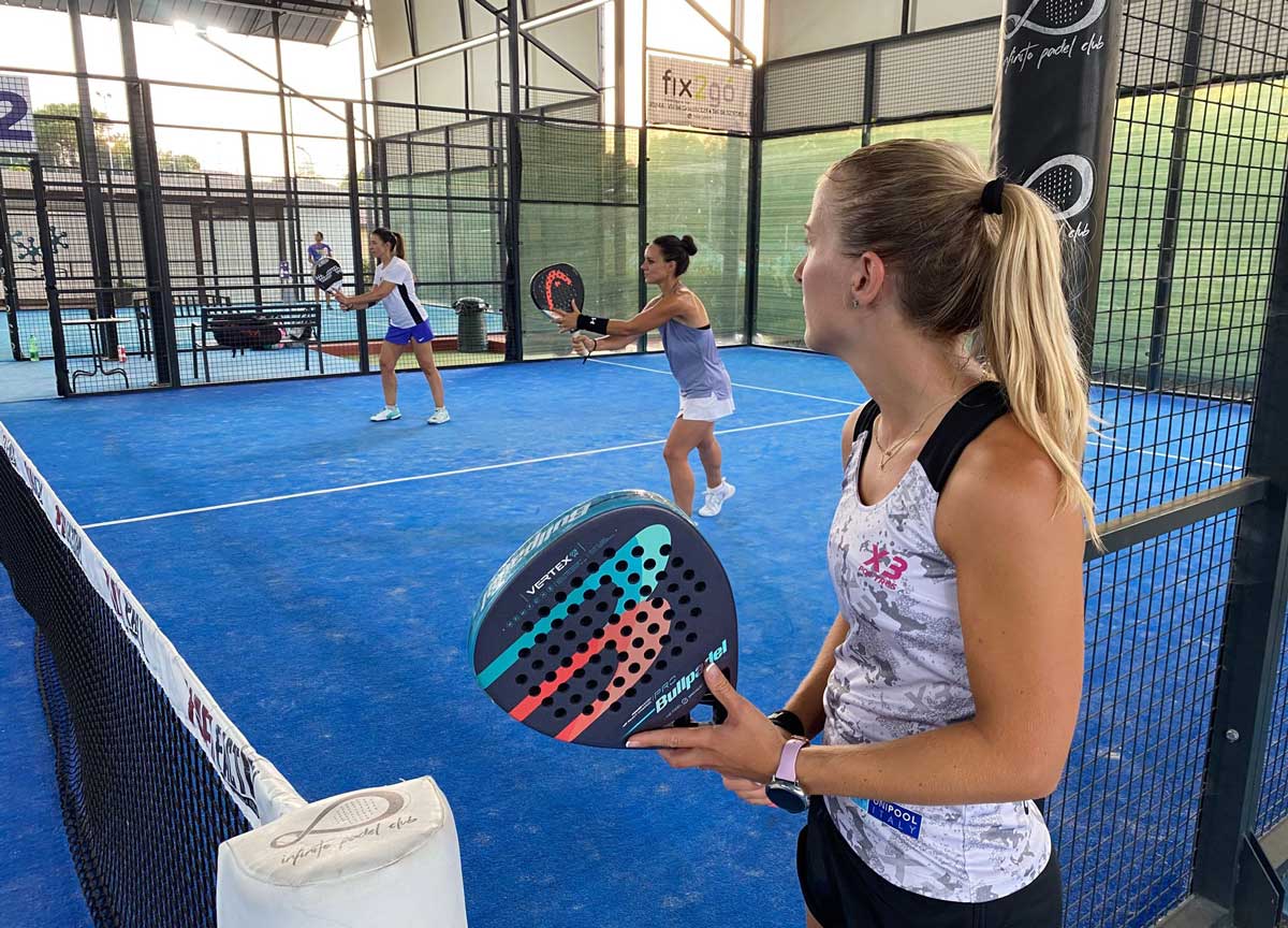 Il padel si tinge di rosa: al via a Roma il primo torneo femminile 3 contro 3 Il padel si tinge di rosa: al via a Roma il primo torneo femminile 3 contro 3