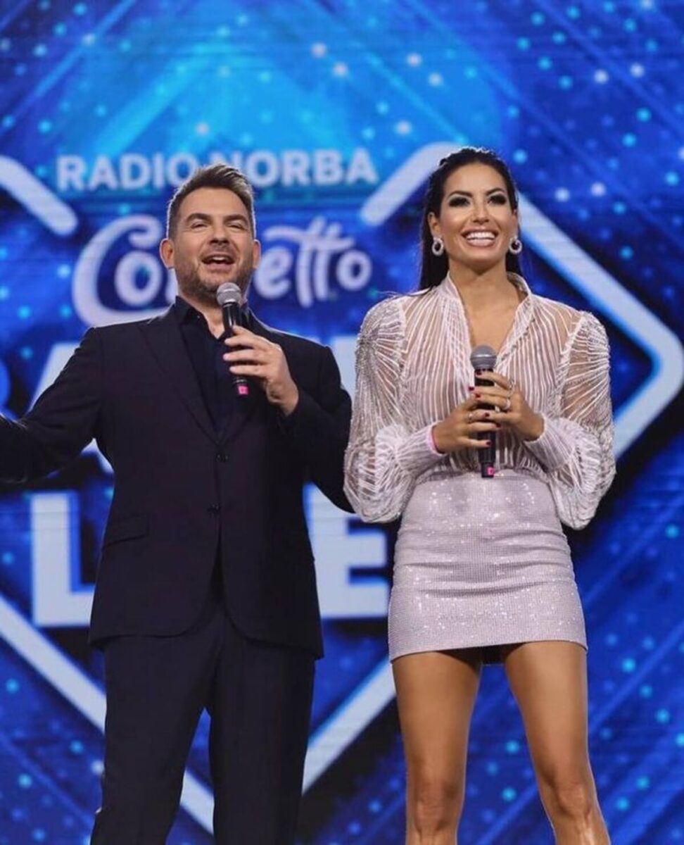 Elisabetta Gregoraci, nude look a Battiti Live. Foto Elisabetta Gregoraci, nude look a Battiti Live. Foto