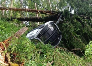 Alto Adige devastato dalla tempesta: temporali e crollo di una cabinovia