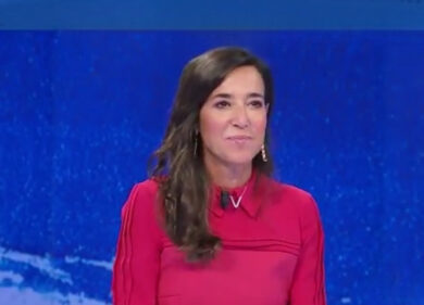 Ronzulli, il cellulare squilla in diretta tv: gaffe atomica. Ecco chi la cerca