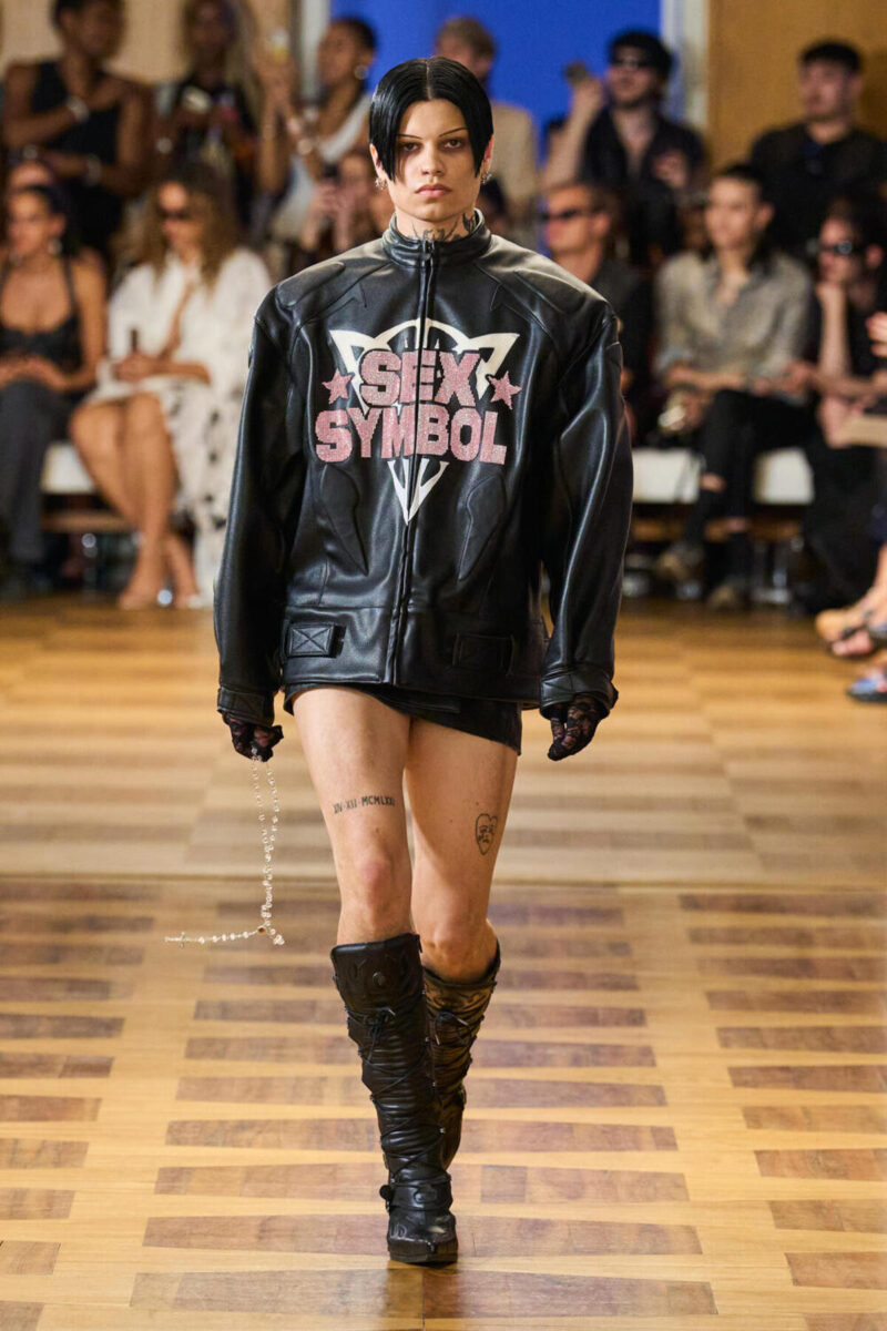 Fashion week, volgarità in passerella: così scompare la società occidentale