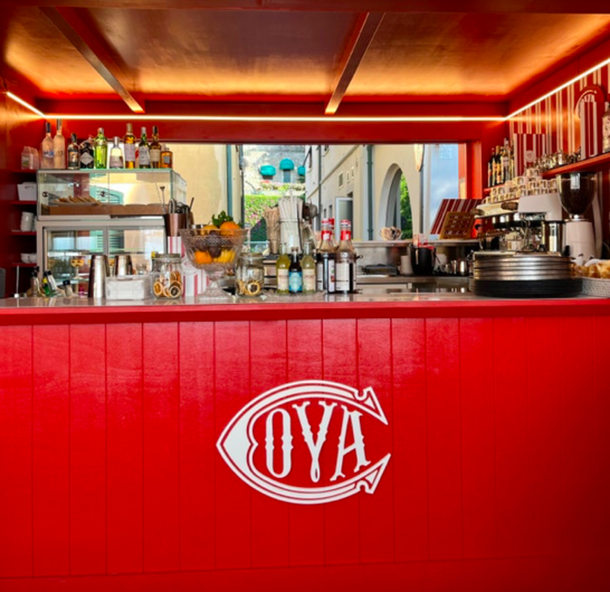 Dal Zuma di Mykonos al Fendi beach: tutti pazzi per l’estate griffata Dal Zuma di Mykonos al Fendi beach: tutti pazzi per l’estate griffata