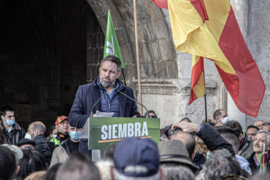 Elezioni Spagna, Sanchez sogna il bis. Ma Ppe favorito coi sovranisti di Vox