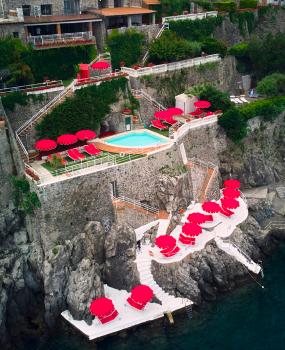 Dal Zuma di Mykonos al Fendi beach: tutti pazzi per l’estate griffata Dal Zuma di Mykonos al Fendi beach: tutti pazzi per l’estate griffata