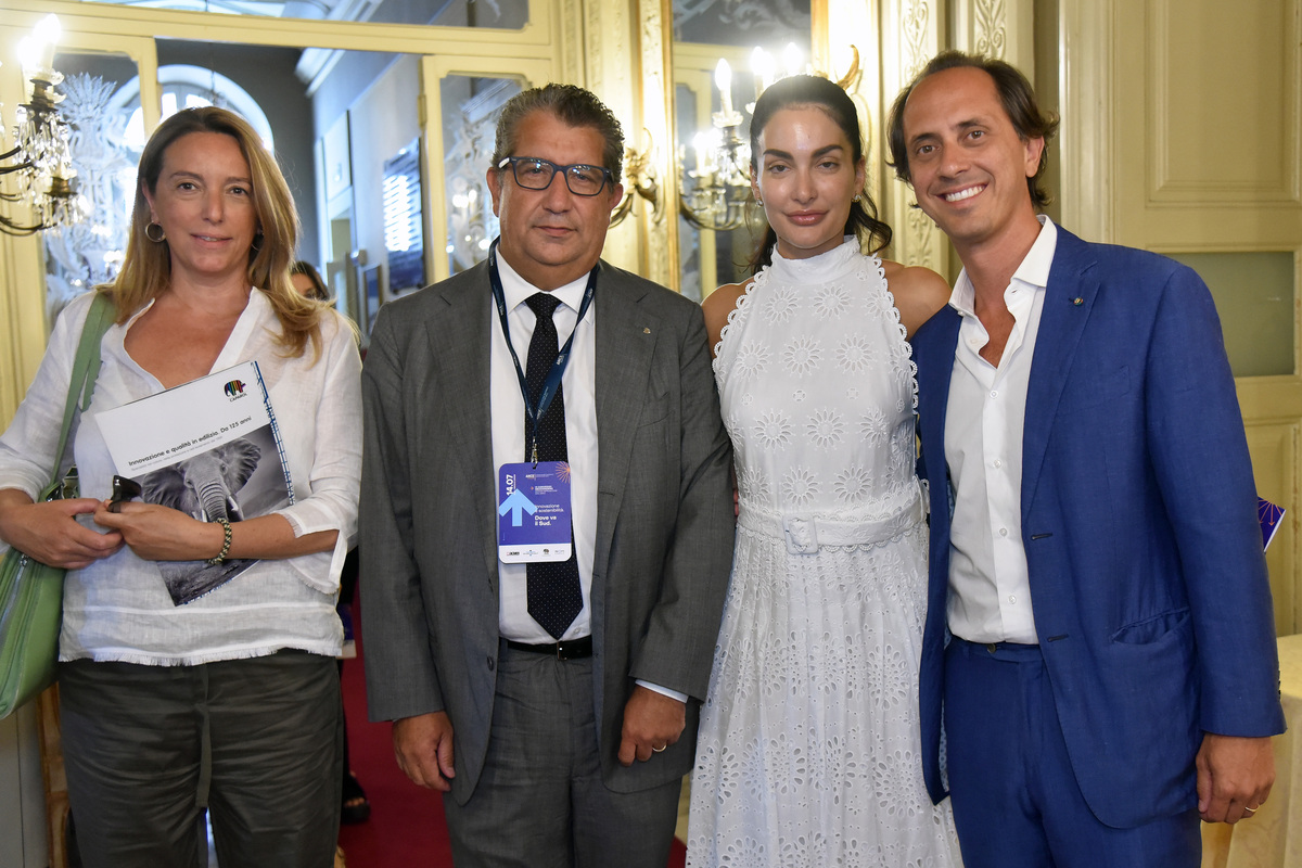Ance Giovani, a Bari il confronto tra imprenditori e istituzioni Ance Giovani, a Bari il confronto tra imprenditori e istituzioni