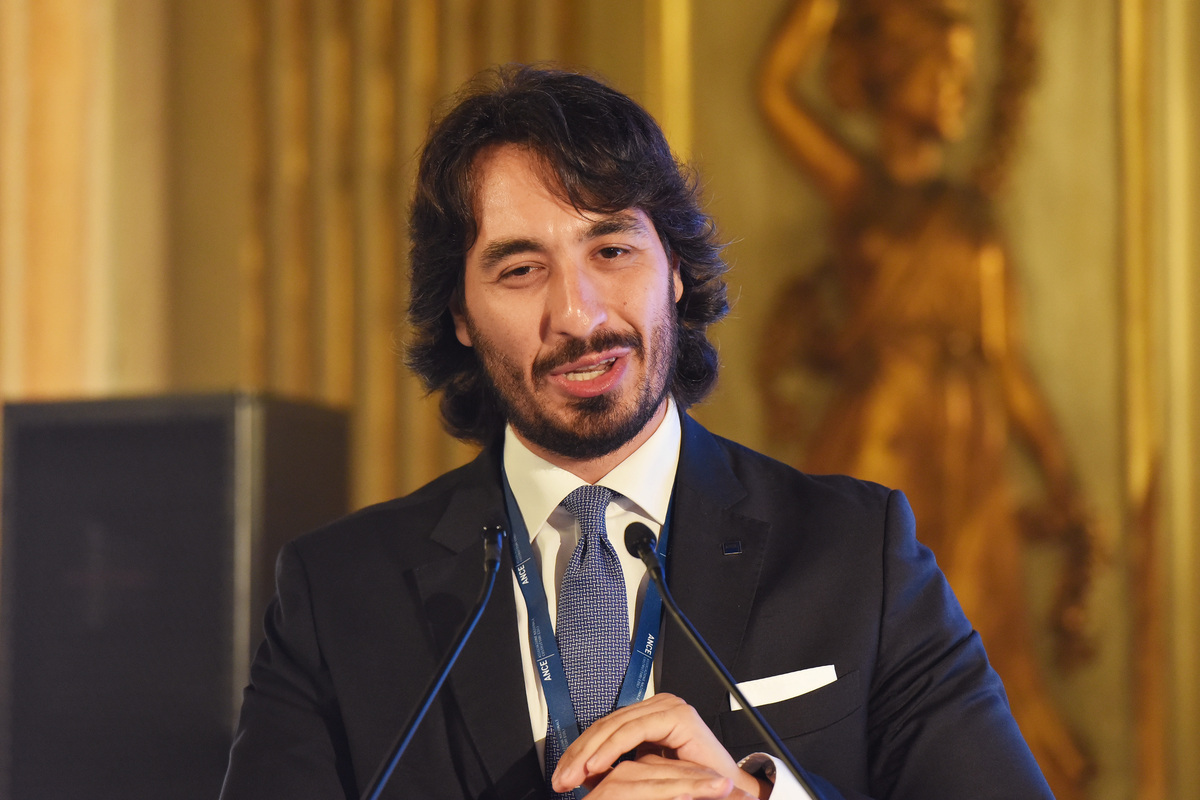 Ance Giovani, a Bari il confronto tra imprenditori e istituzioni Ance Giovani, a Bari il confronto tra imprenditori e istituzioni