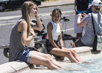 Caldo, Caronte bis avanza e infuoca l’Italia: sedici città da bollino rosso