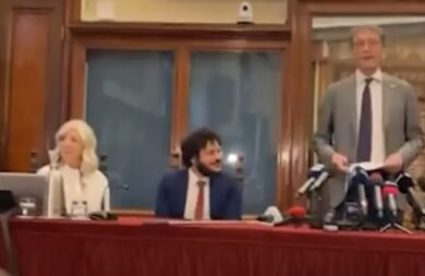 Zaki torna in Italia, ecco la consegna della laurea all’Università di Bologna