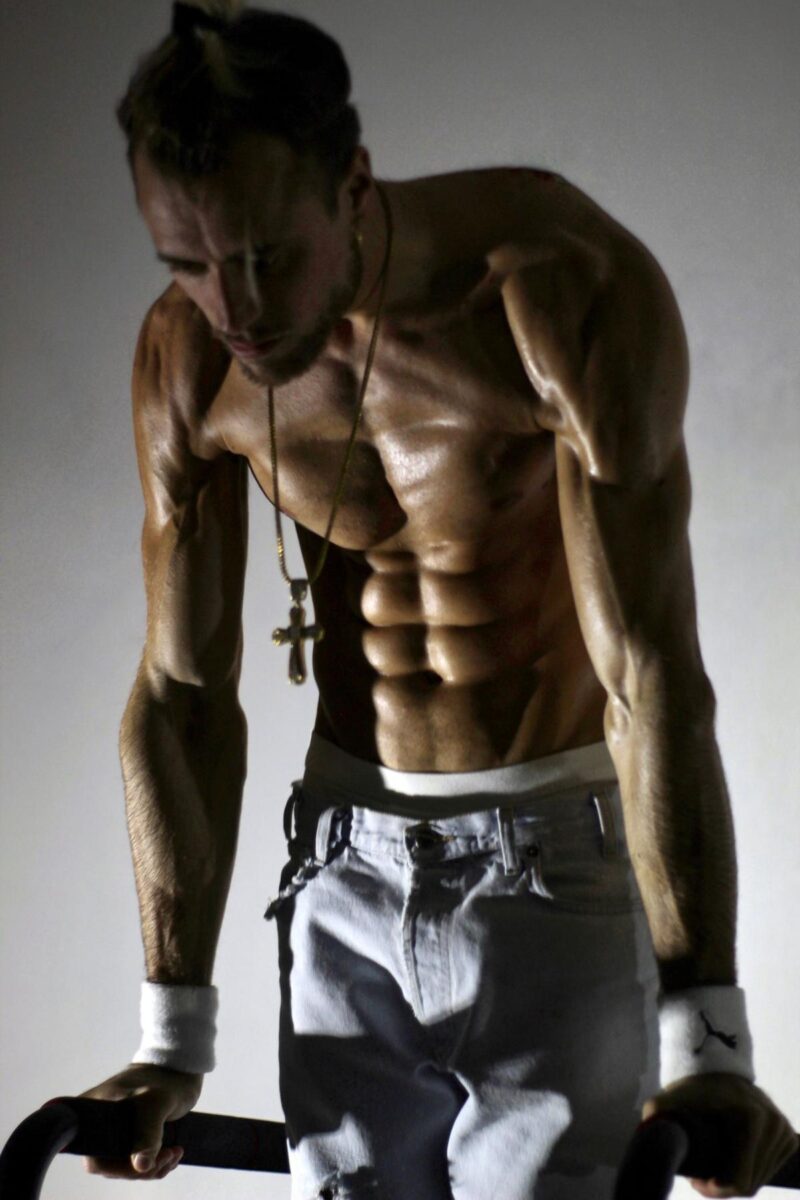 Icona dei social, Simone Etere Icona dei social, Simone Etere