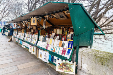I librai storici di Parigi sfrattati per colpa delle Olimpiadi: “Resisteremo”