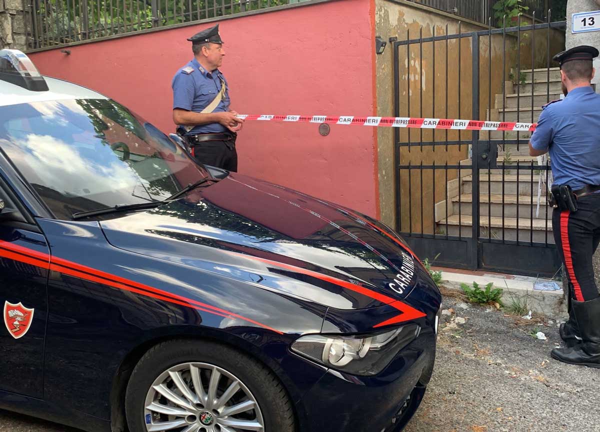 Omicidio ai Castelli, svolta nelle indagini: in manette la moglie e tre amici Omicidio ai Castelli, svolta nelle indagini: in manette la moglie e tre amici