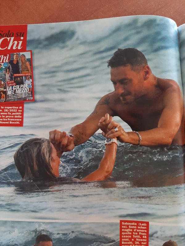 Totti e Noemi Bocchi più uniti che mai, che passione a Sabaudia – FOTO