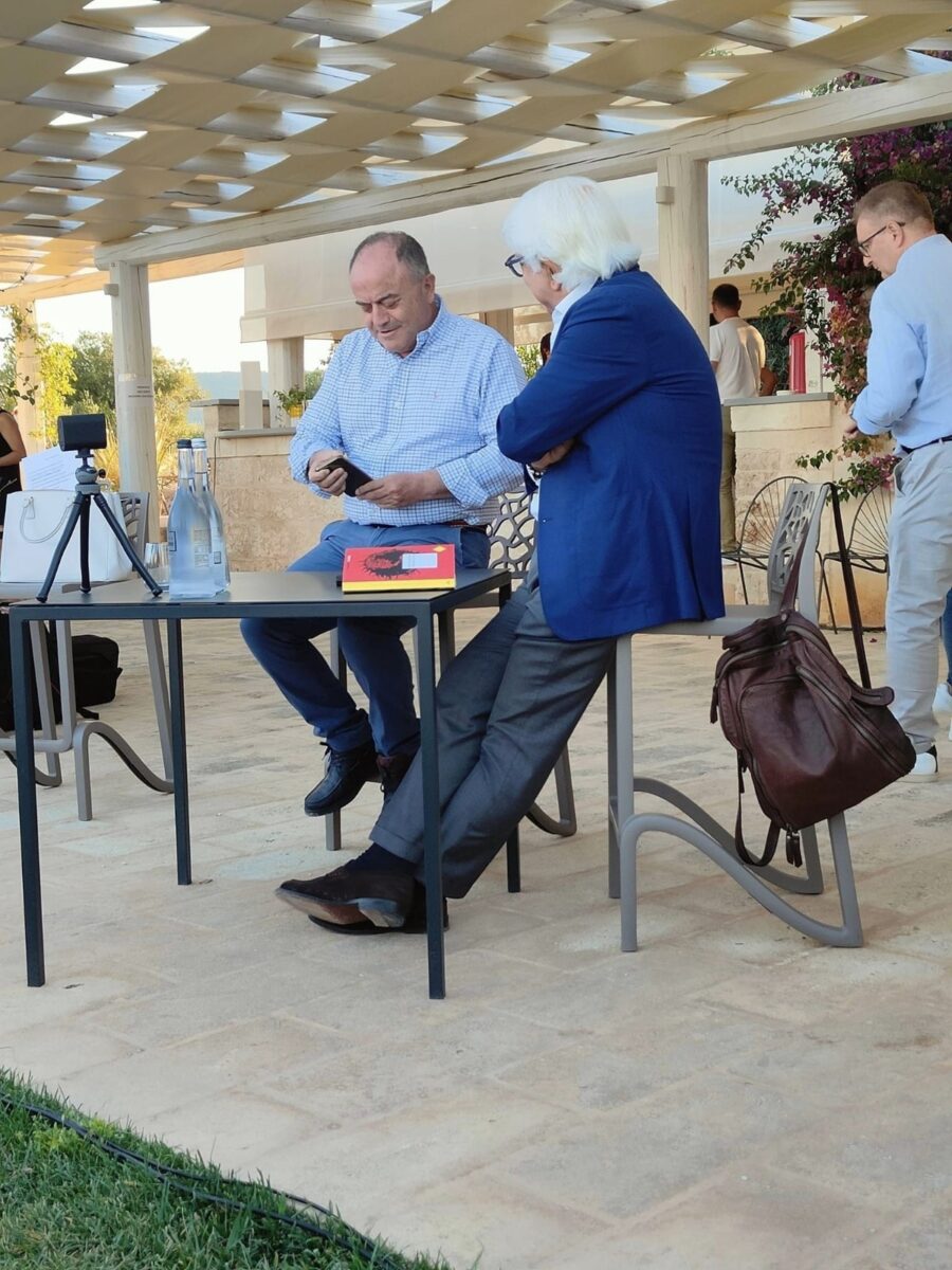 Perrino intervista il procuratore Gratteri sul libro “Fuori dai confini”