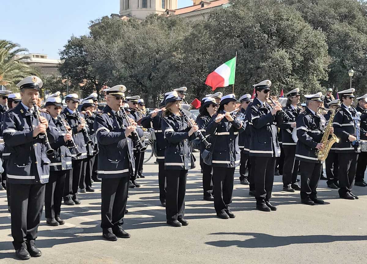 La Banda dei Vigili di Roma resta senza sede: sfrattati i pizzardoni musicali La Banda dei Vigili di Roma resta senza sede: sfrattati i pizzardoni musicali