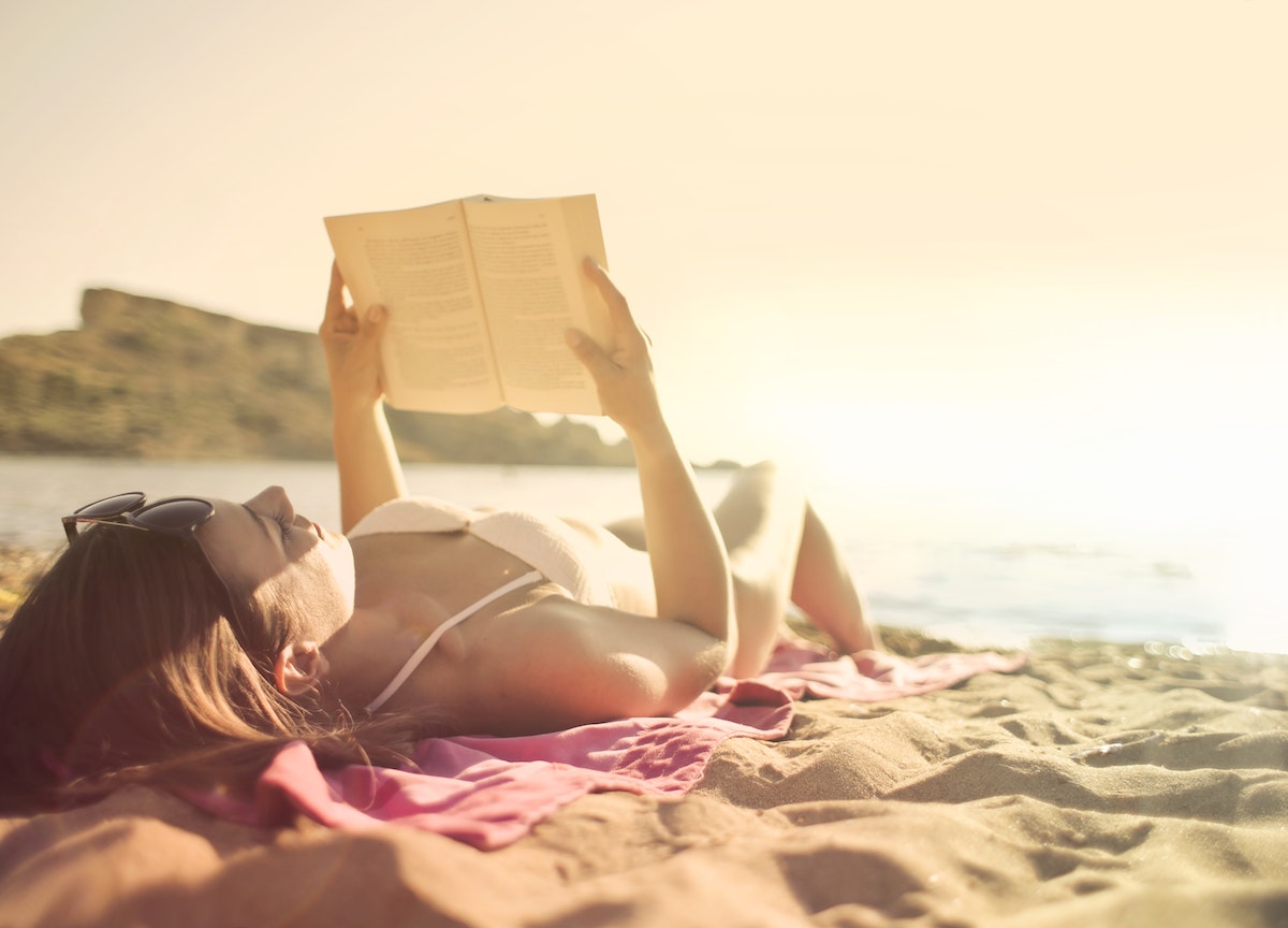 L’amore per il food non va in vacanza: ecco i cinque libri da leggere d’estate L’amore per il food non va in vacanza: ecco i cinque libri da leggere d’estate