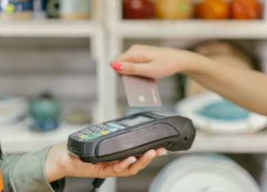 Pos, c’è l’accordo per ridurre le commissioni sotto i 30 euro: cosa cambia