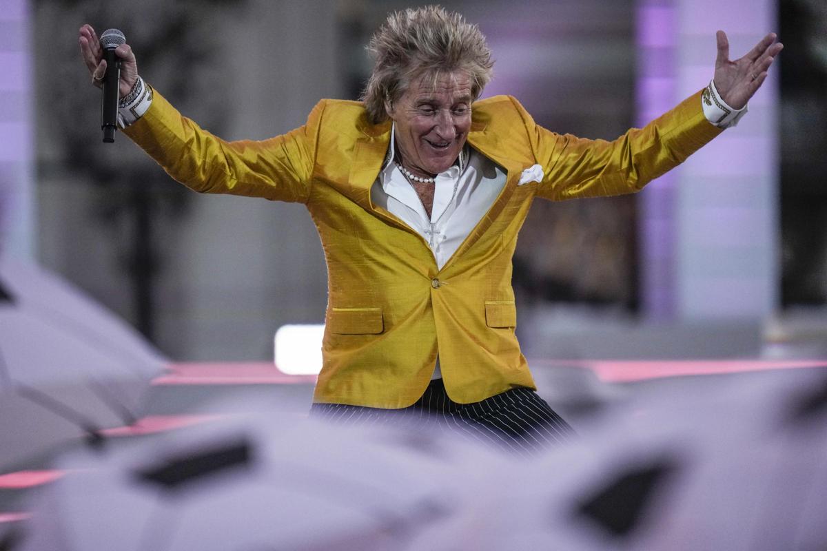Rod Stewart vende il suo castello da sogno: prezzo 70 milioni Rod Stewart vende il suo castello da sogno: prezzo 70 milioni