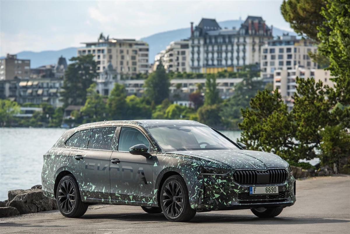 Skoda rinnova completamente lo stile e la tecnologia della propria ammiraglia