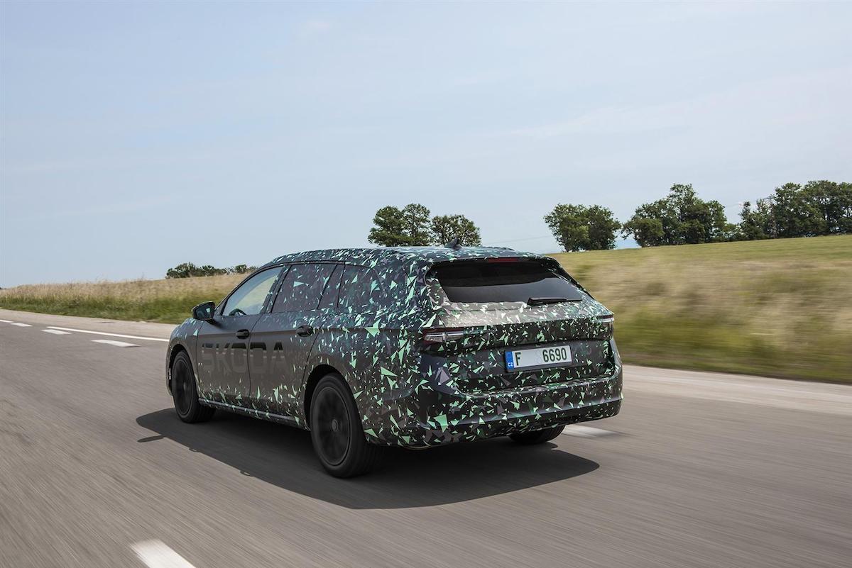 Skoda rinnova completamente lo stile e la tecnologia della propria ammiraglia