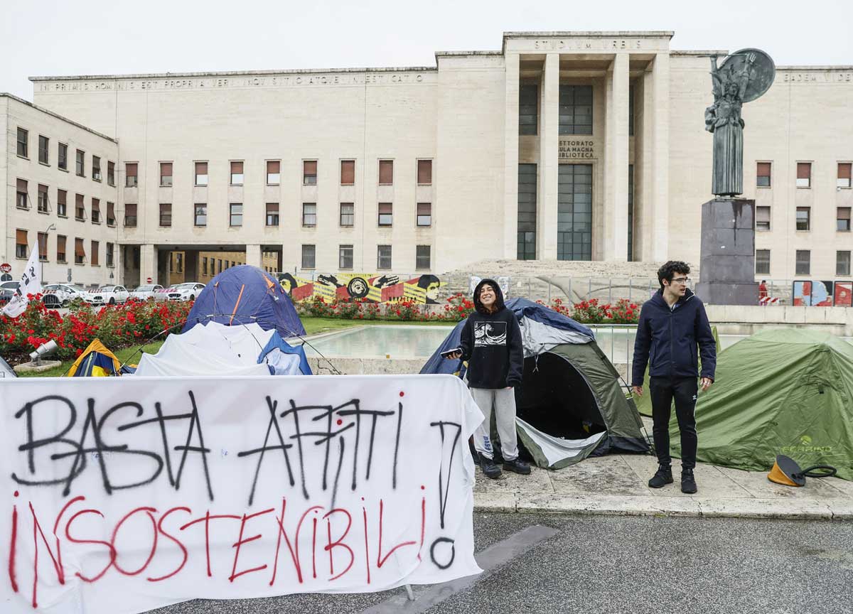 Universitari fuori sede a Roma, business da 1 mld e anche i ricchi piangono Universitari fuori sede a Roma, business da 1 mld e anche i ricchi piangono