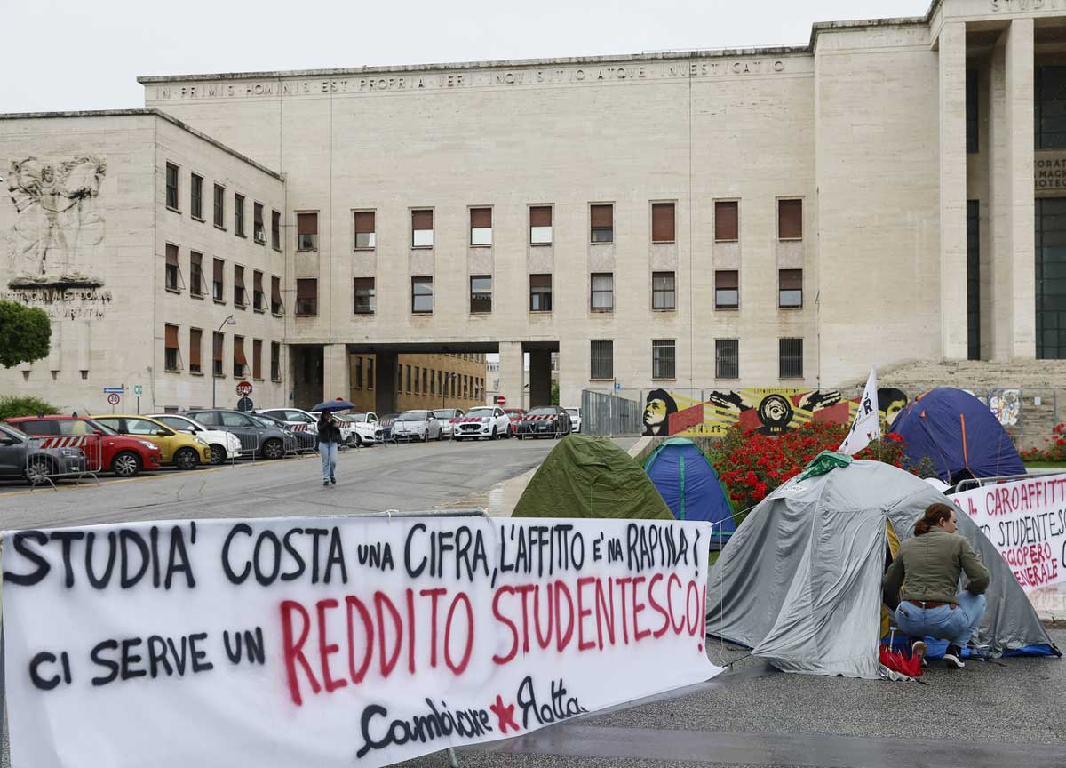 Universitari fuori sede a Roma, business da 1 mld e anche i ricchi piangono Universitari fuori sede a Roma, business da 1 mld e anche i ricchi piangono