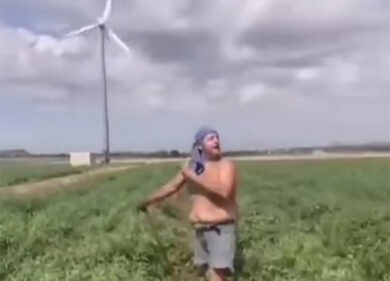 Le pale eoliche diventano ventilatori: l’ironia degli agricoltori foggiani