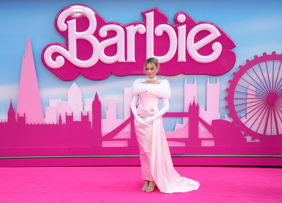 Barbie, pesante e troppo femminista: Affari va al cinema. La recensione Barbie, pesante e troppo femminista: Affari va al cinema. La recensione