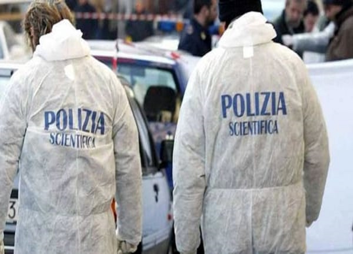 Cagliari, 43enne strangolato in un b&b: fermato un 20enne Cagliari, 43enne strangolato in un b&b: fermato un 20enne