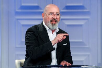 Figliuolo nomina 4 sub-commissari. Bonaccini tuona: “Fondi insufficienti”