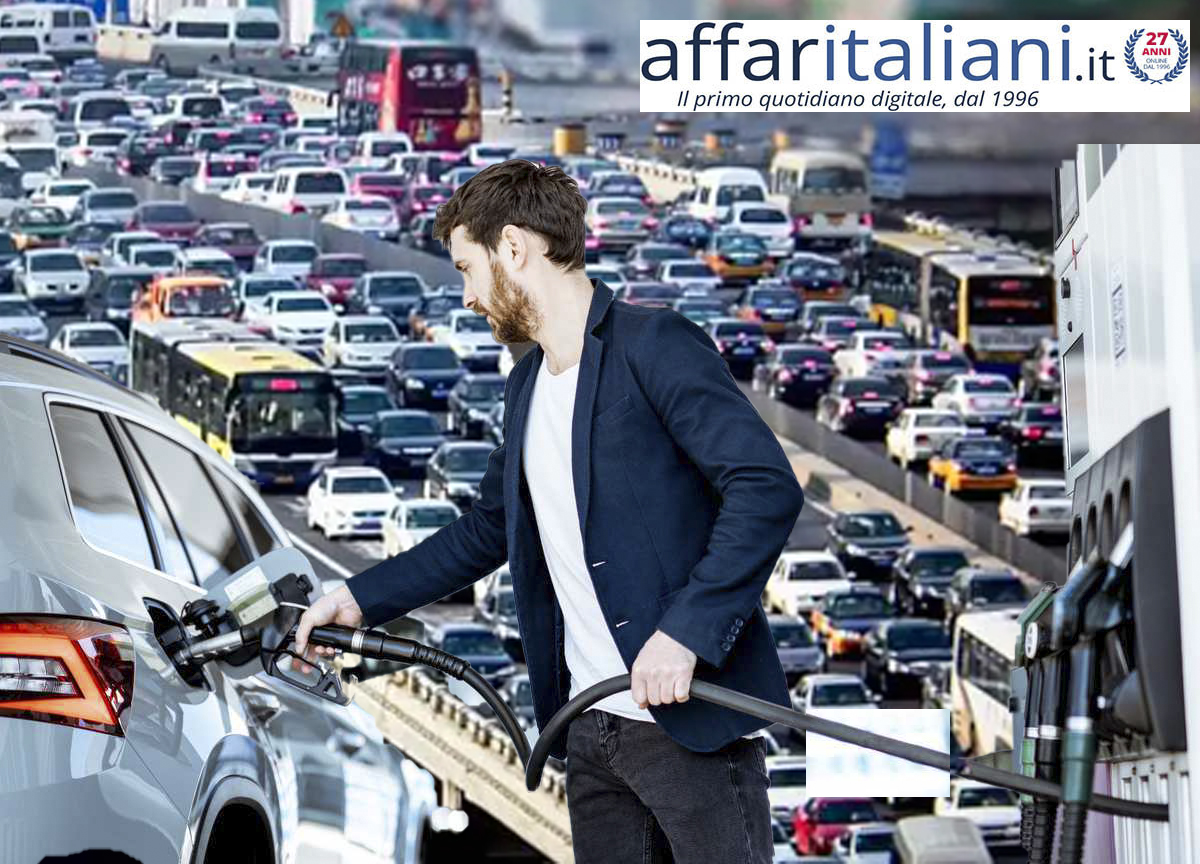 Galleria foto 'Benzina in autostrada alle stelle: la guida di Affari per risparmiare' - foto 1