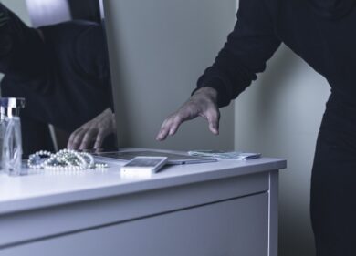 Roma, furti durante le ferie: presi gli stakanovisti dei colpi in appartamento