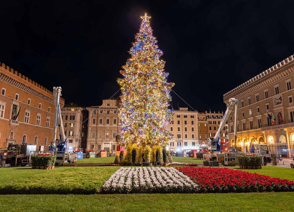 A Roma è già al Natale: la Capitale si accende di magia grazie agli sponsor