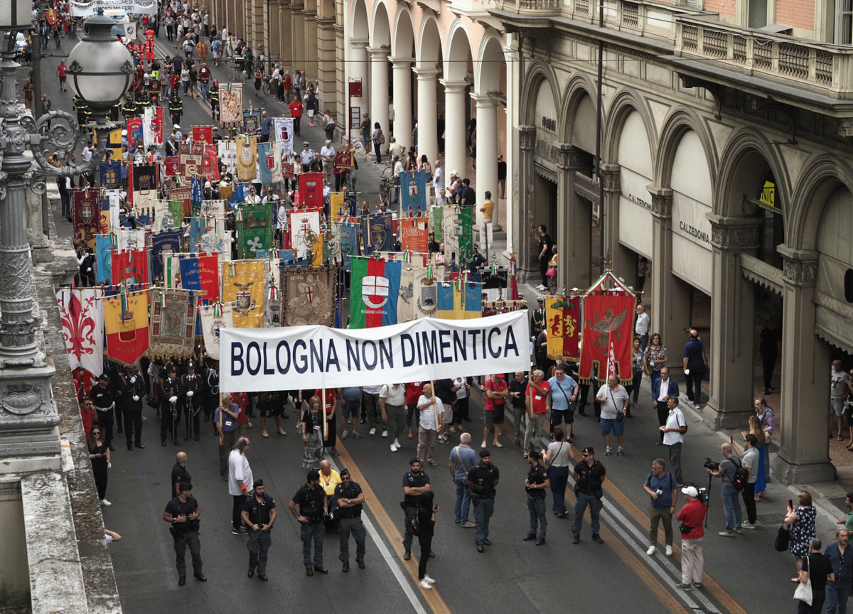 Strage Bologna, FdI vuole una commissione. “Pista internazionale”, è polemica Strage Bologna, FdI vuole una commissione. “Pista internazionale”, è polemica