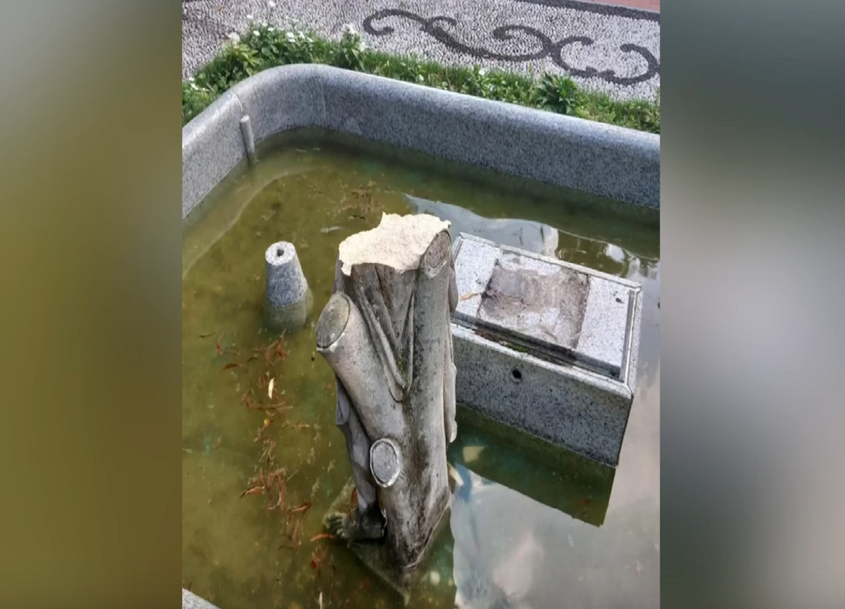 Influencer distruggono una statua da 200mila euro in una villa lombarda. FOTO