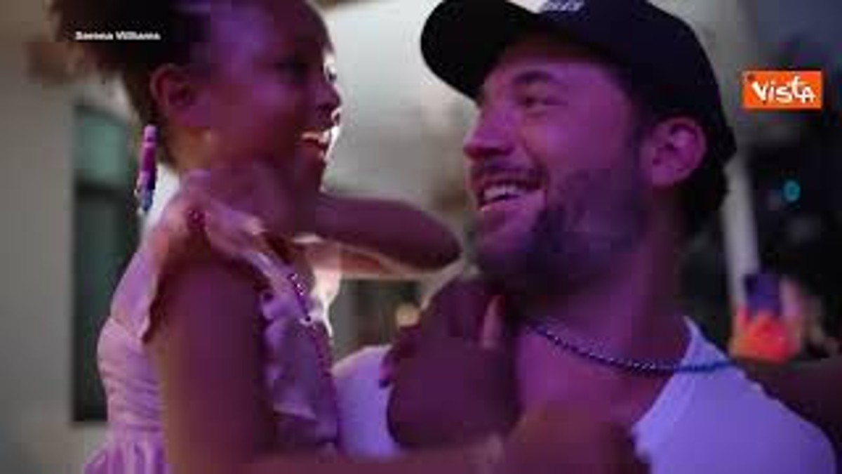 Serena Williams incinta di una femmina: l’annuncio spettacolare sui social Serena Williams incinta di una femmina: l’annuncio spettacolare sui social
